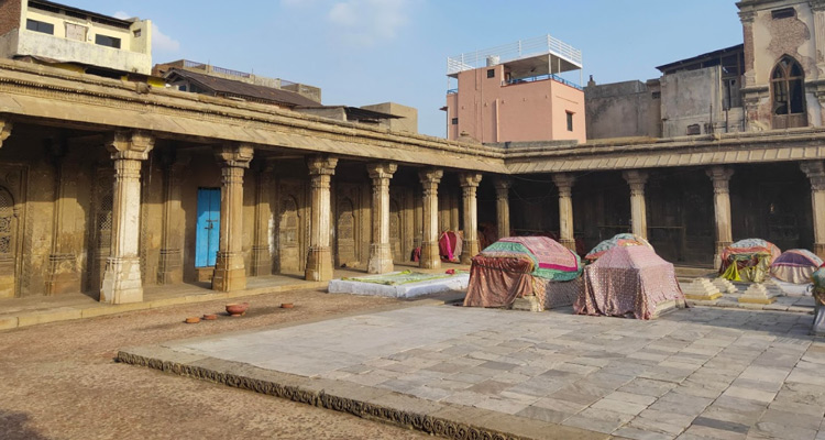 Rani no Hajiro Ahmedabad (Entry Fee, Timings, History, Built by, Images ...