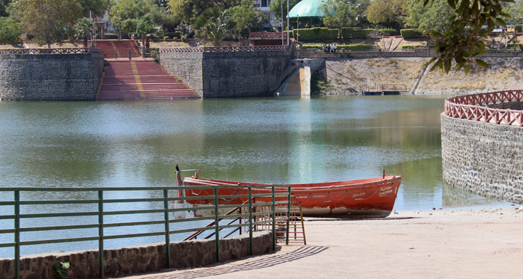 Vastrapur Lake Ahmedabad (Entry Fee, Timings, Best time to visit